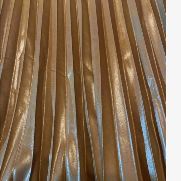 Luxe stretchy Waist Pleated Midi Skirt - Picture 5 of 7